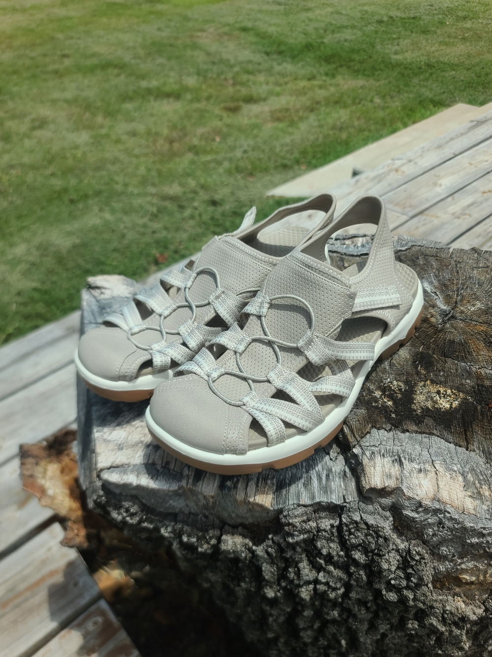 Baretraps Women's Sandals Size 8M Beige Taupe Strappy Sporty Outdoor Comfort